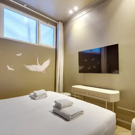 Apartment Pick A Flat's In Grands-boulevards - Boulevard Saint-denis *